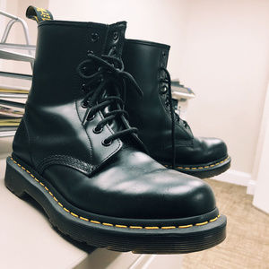 Dr. Martens Women's Boot 1460 W Smooth UK7 US9